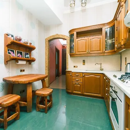 With View On Inpedendence Square Khreshchatyk Apartment